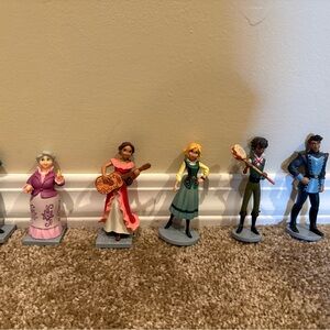 Disney Elena of Avalon Figurine Set - 2 Inches